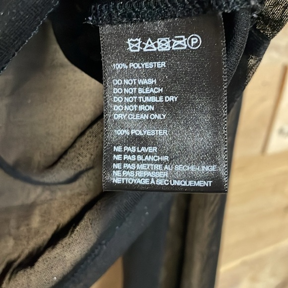 Urban Outfitters size Medium Black Sheer Cropped Long Sleeve Lightweight Top - Picture 6 of 7